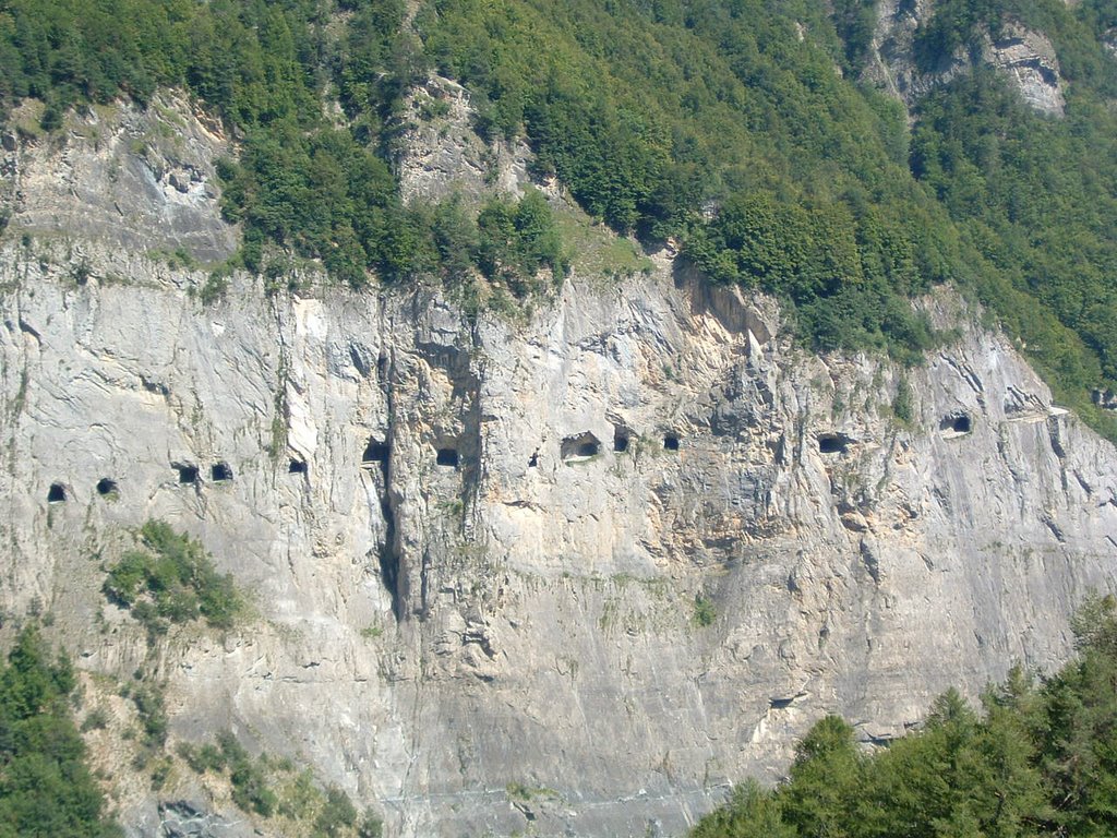 Fenêtres de la route des tunnels by eyes wide open