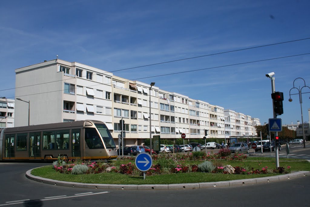 Passage du tramway au rond poind Lamballe by u4you