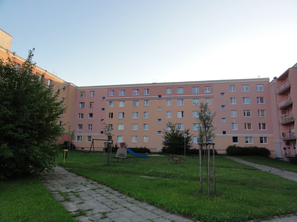 Bloki przy ulicy Wiecherta / Blocks at Wiecherta street in Olsztyn by Przemyslaw Slesinski