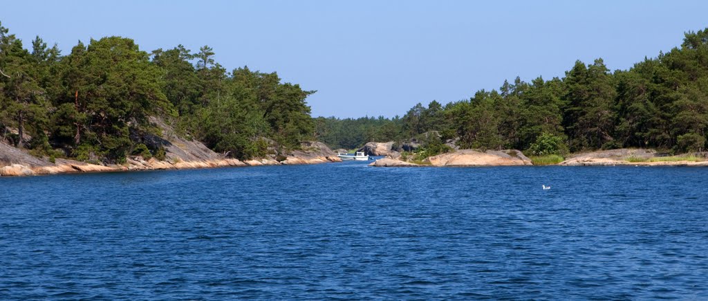 Stockholm archipelago, July 2011 by BengtENyman