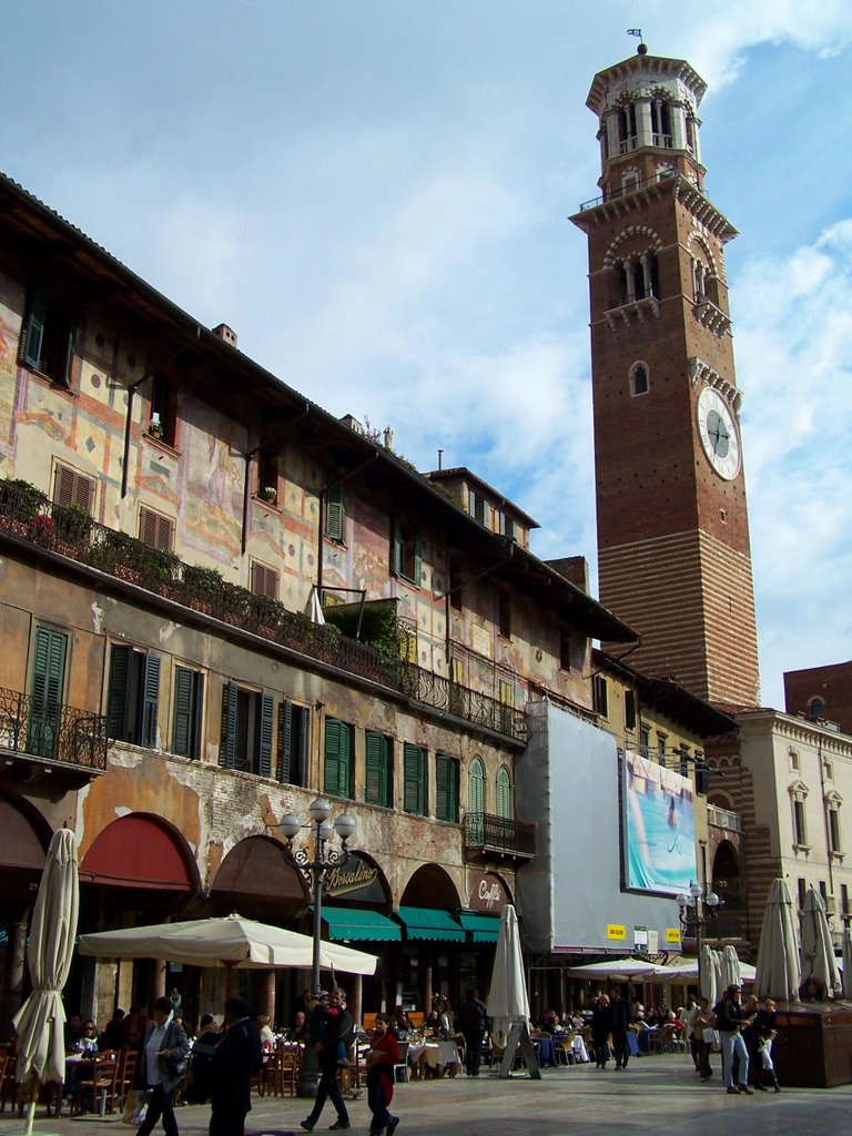 Piazza Erbe by Guardia di Porta