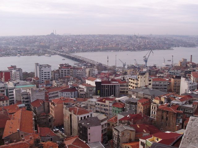 116 Goldenes Horn, Atatürk-Brücke by Daniel Meyer