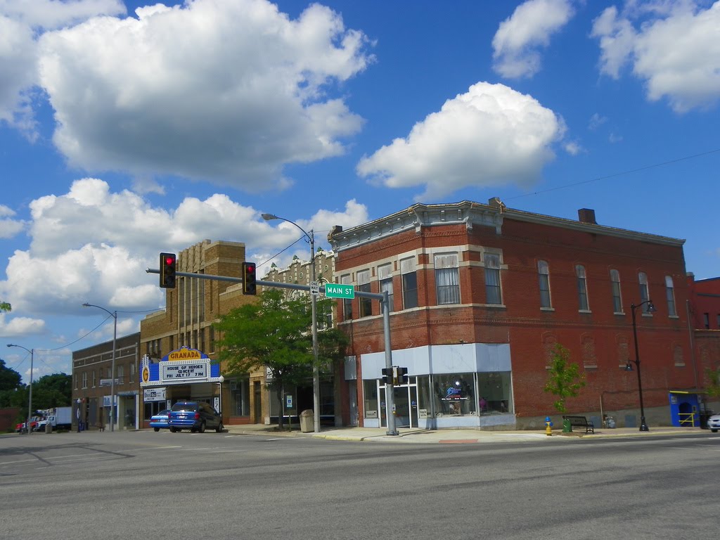 Courthouse Square, Mount Vernon, Jefferson County, Illinois by J. Stephen Conn