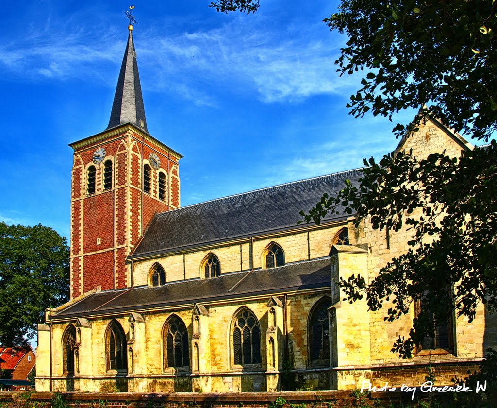 Neeroeteren - Kościół St.-Lambertuskerk by Grzesiek Waganiak