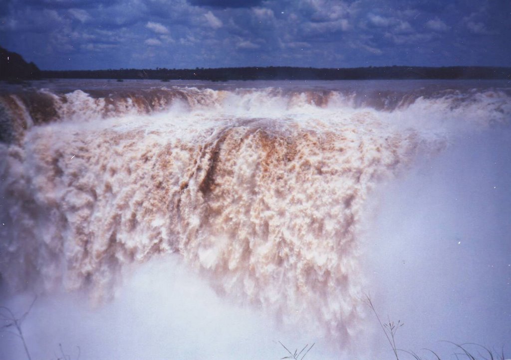 Iguaçu Waterfalls by Ton Peters