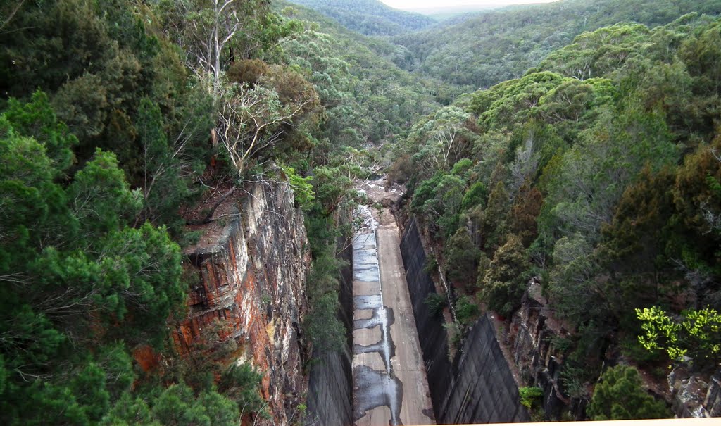 Woronora Dam Spillway Downstream by Alan Farlow