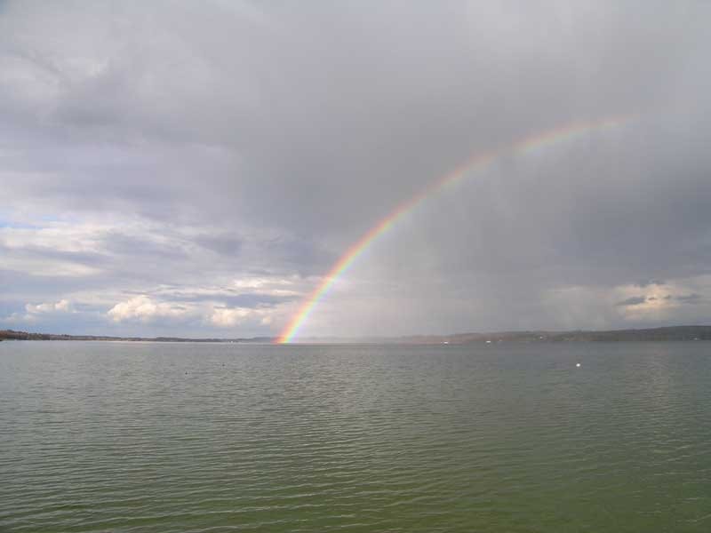 Regenbogen über dem See by Muerre