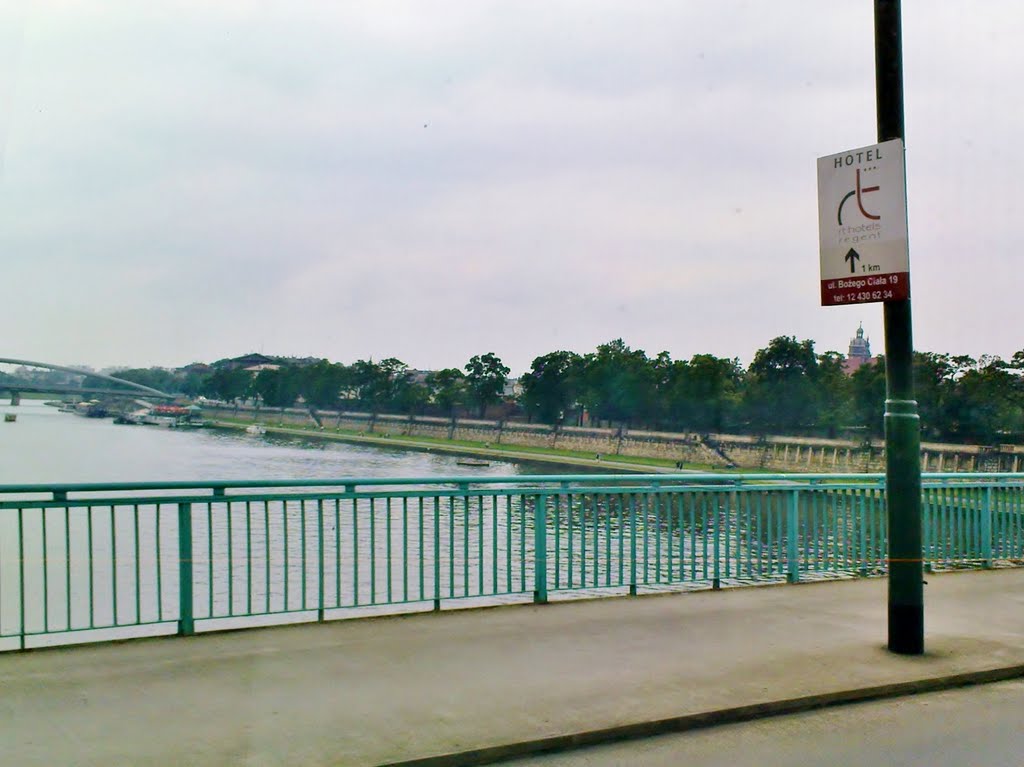 Kraków - Vistula river from Most Powstańców Śląskich (Silesian Rebels' Bridge) by wuhazet