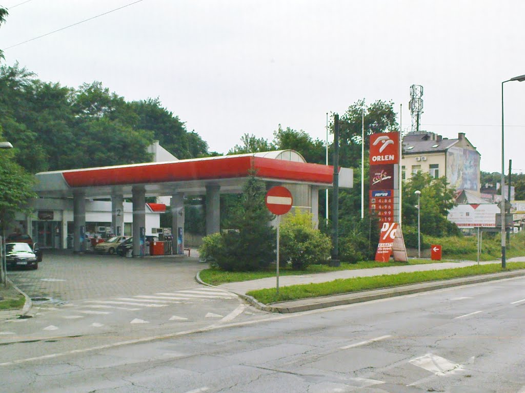 Kraków - gas station "Orlen" at Wielicka street by wuhazet