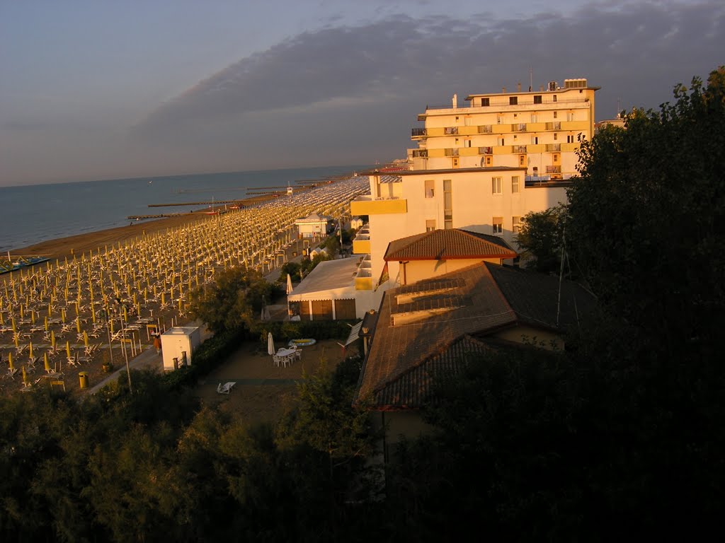 Lido di Jesolo, Beach by MarieE