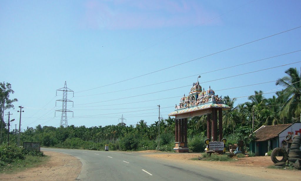 DSC01222 Arch gate to temple 10.12.29 by dhanasekarangm