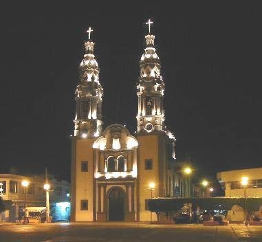 Iglesia de San Marcos en la noche by mayito_paradise