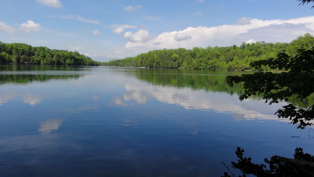 Green Lakes State Park by AvenueY