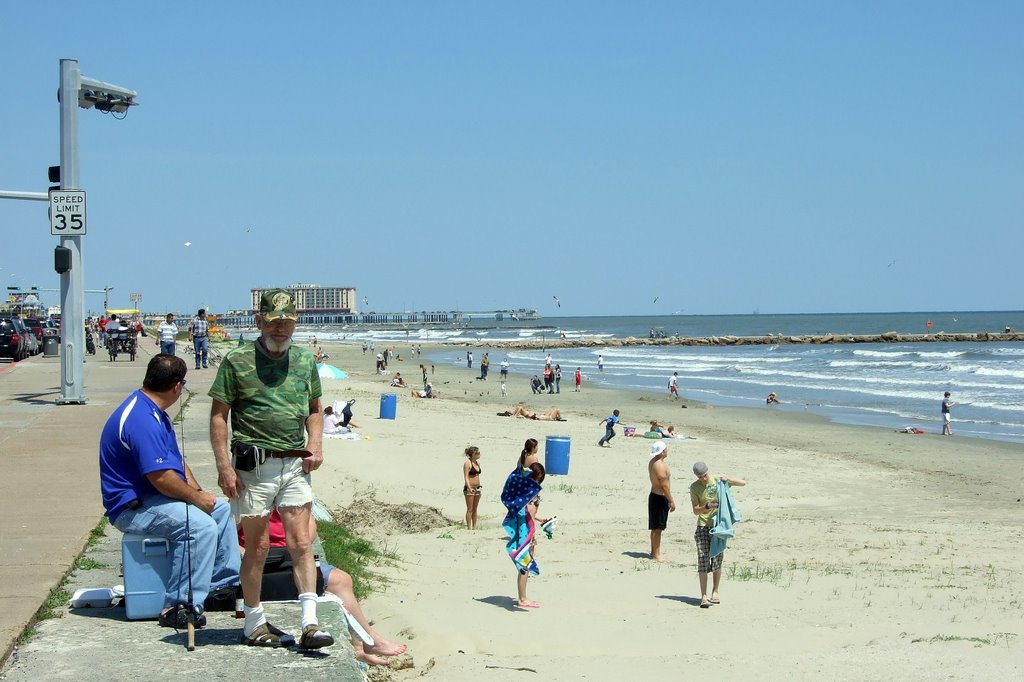 The Galveston Seawall by saxettom