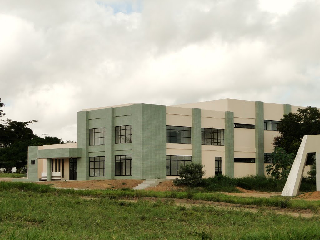 Museu de Zoologia / Universidade Estadual de Feira de Santana - Feira de Santana, Brasil by Caio Graco Machado