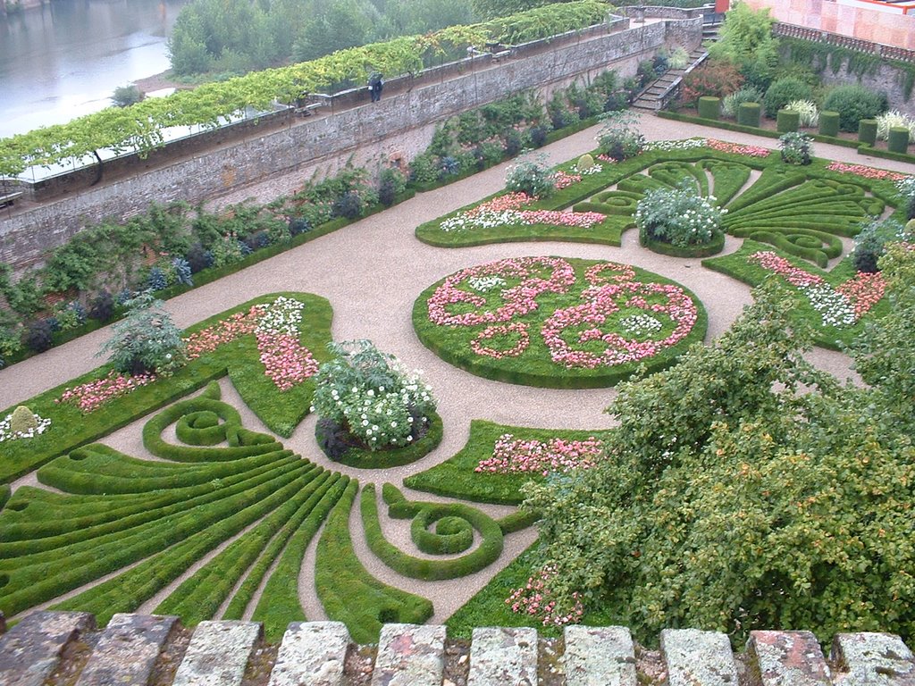 Jardins du Palais de la Berbie Albi by Daniel Pelletier