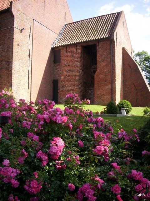 St. Bartholomäus Kirche Tossens Kirchweg 1 26969 Butjadingen-Tossens by Heinz.Bock