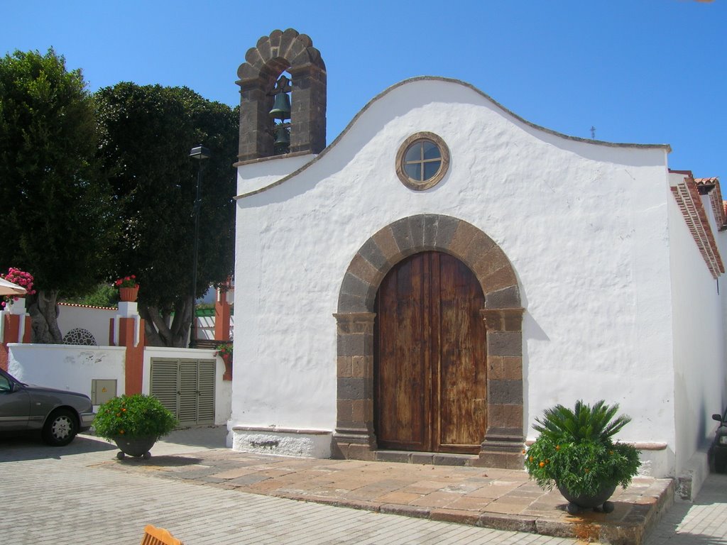 Iglesia de Ntra.Sra.de la Luz y la Virgen de Tajo by carlosweyler