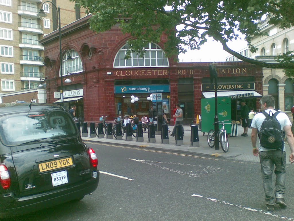 Gloucester train station. London by Mourad Badri