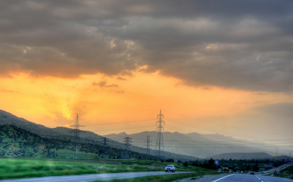 Sunset in Sulaymaniyah city streets ... غروب الشمس على طرق مدينة السليمانية 5/5/2011 ... By FO by F O