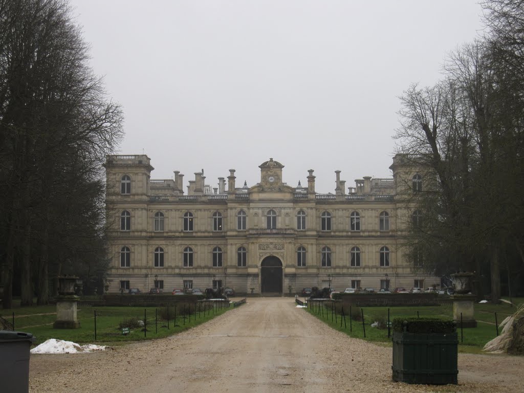 Château de Ferrières, anciennement propriétés de la famille Rotschild, Ferrières-en-Brie, France by TitTornade