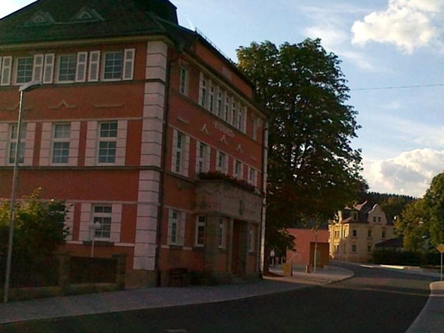 Ortsmitte mit Rathaus, Rathausplatz und Cafe am Rathaus by wolfgang.kohl6463