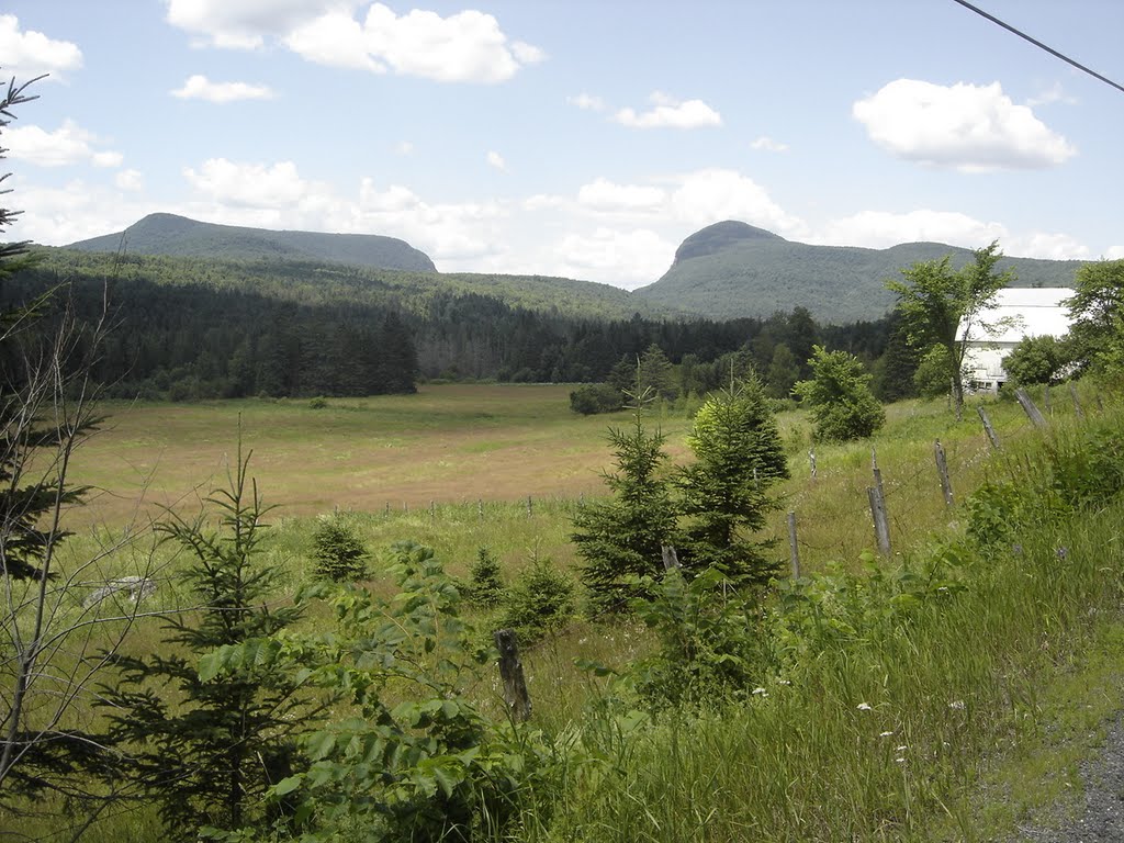 Willoughby Gap from the south by chris1073