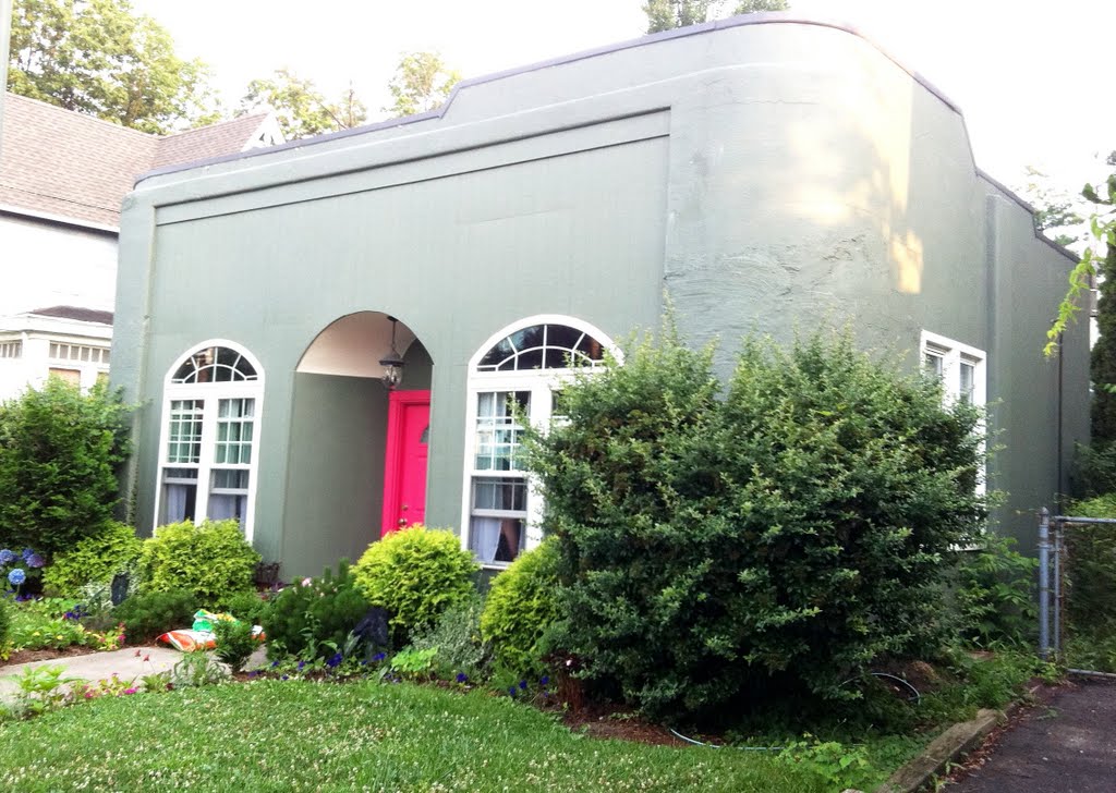 Interesting House in Collingswood by Eric Ascalon