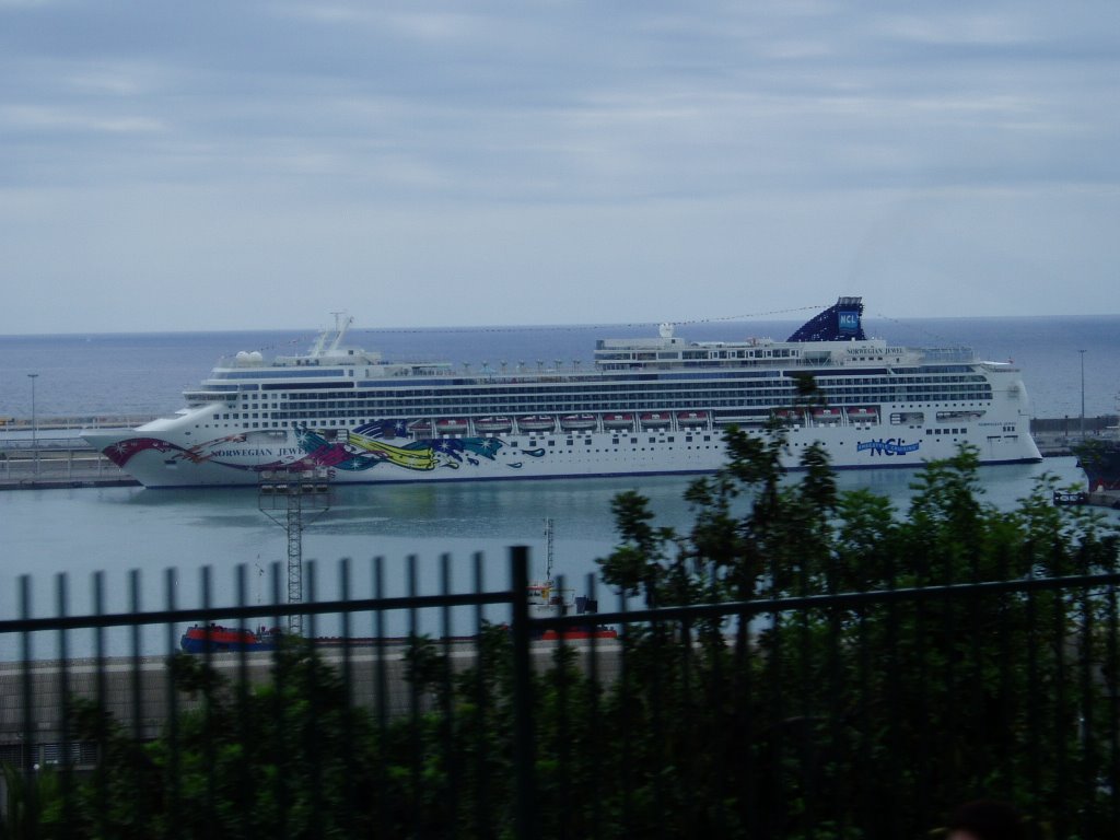 norwegian jewel by photoman1