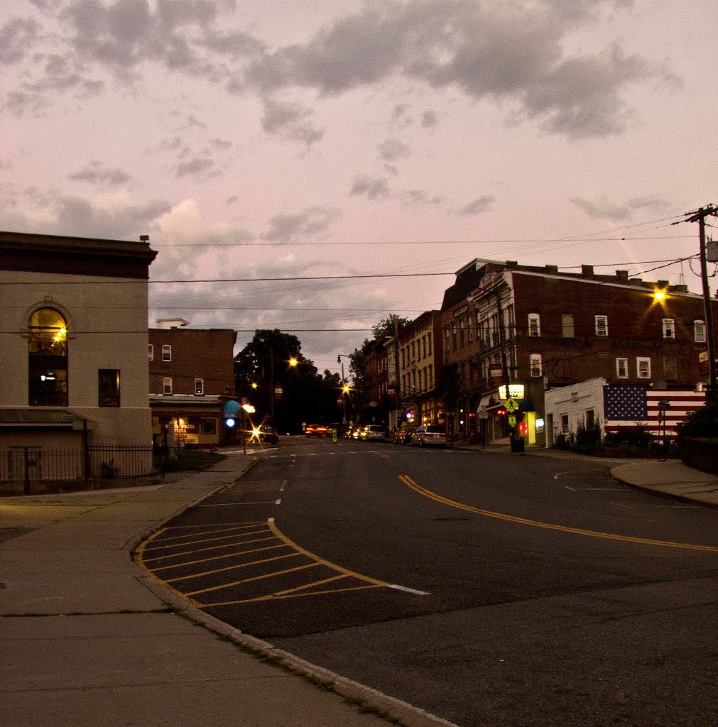 Looking southbound on 9D in Wappingers Falls by mtk88