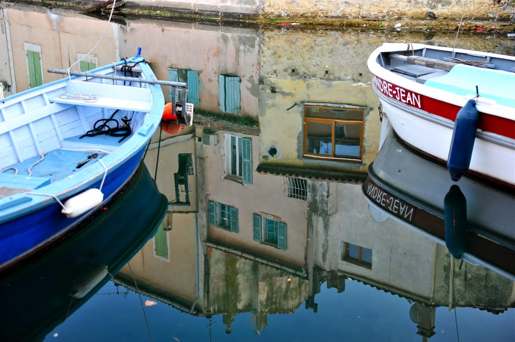 Barques et Reflets à Martigues by markjone