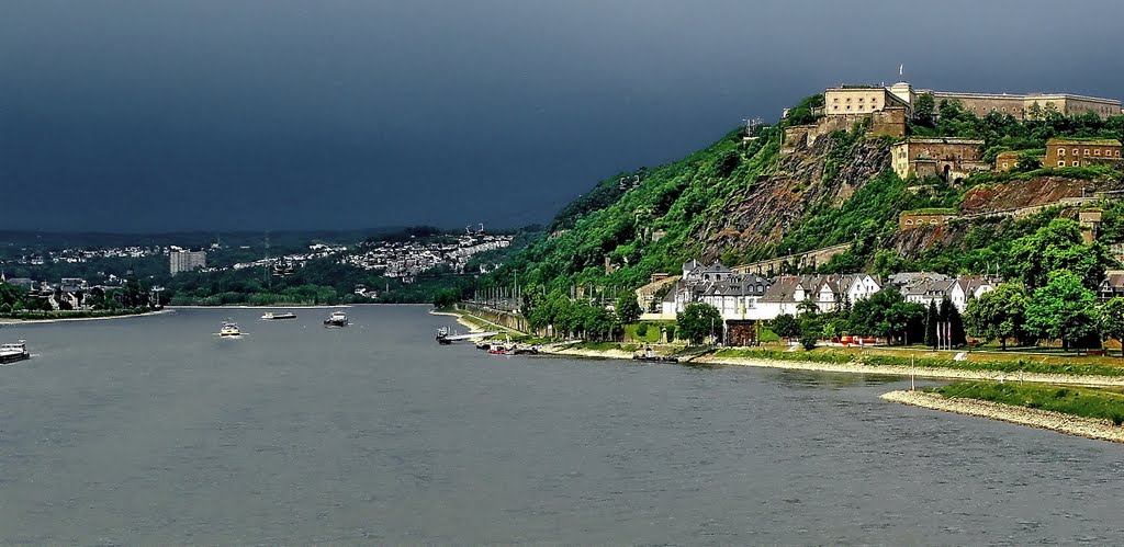 L'Orage menace la Forteresse EHRENBREITSTEIN. by Feika