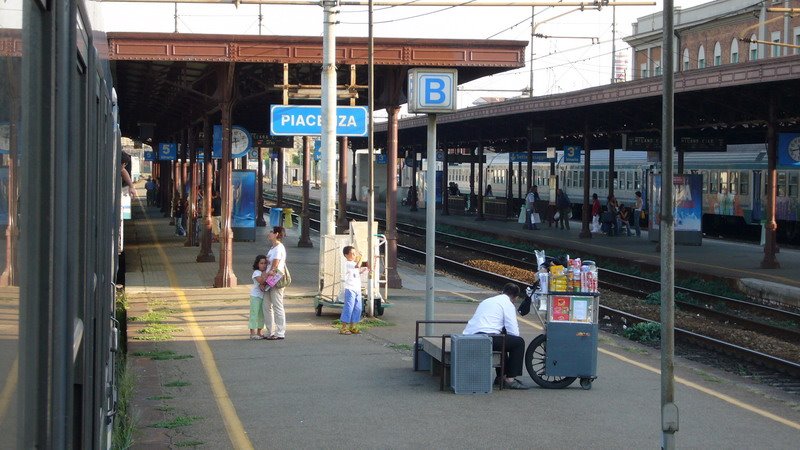 Piacenza, main station, heading south by basis104