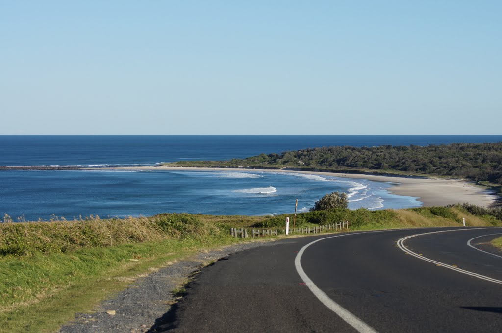 Sharpes Beach at East Ballina by robsonap