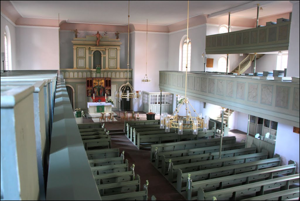 Beverstedt: Innenansicht der Kirche gesehen ab der Orgelempore by © Dennis Wubs