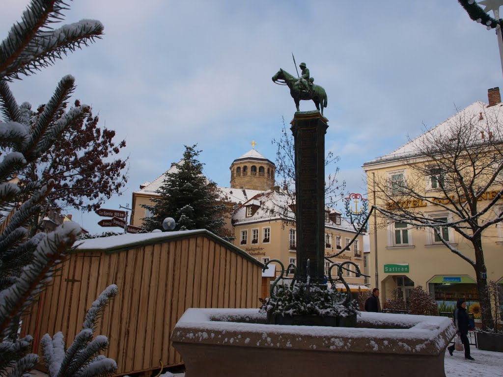 Iss a weng ghoalld - Der Reiter auf dem Brunnen am Sternplatz friert by ReinhardKlenke