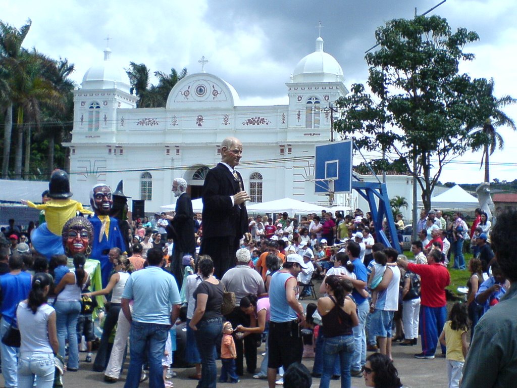 Actividad tradicional en el parque de Barva by Irazu