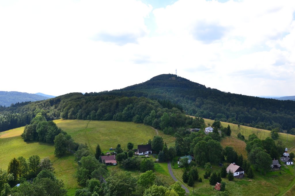 Blick vom Tollenstein zum Jedlova by Robert Knothe