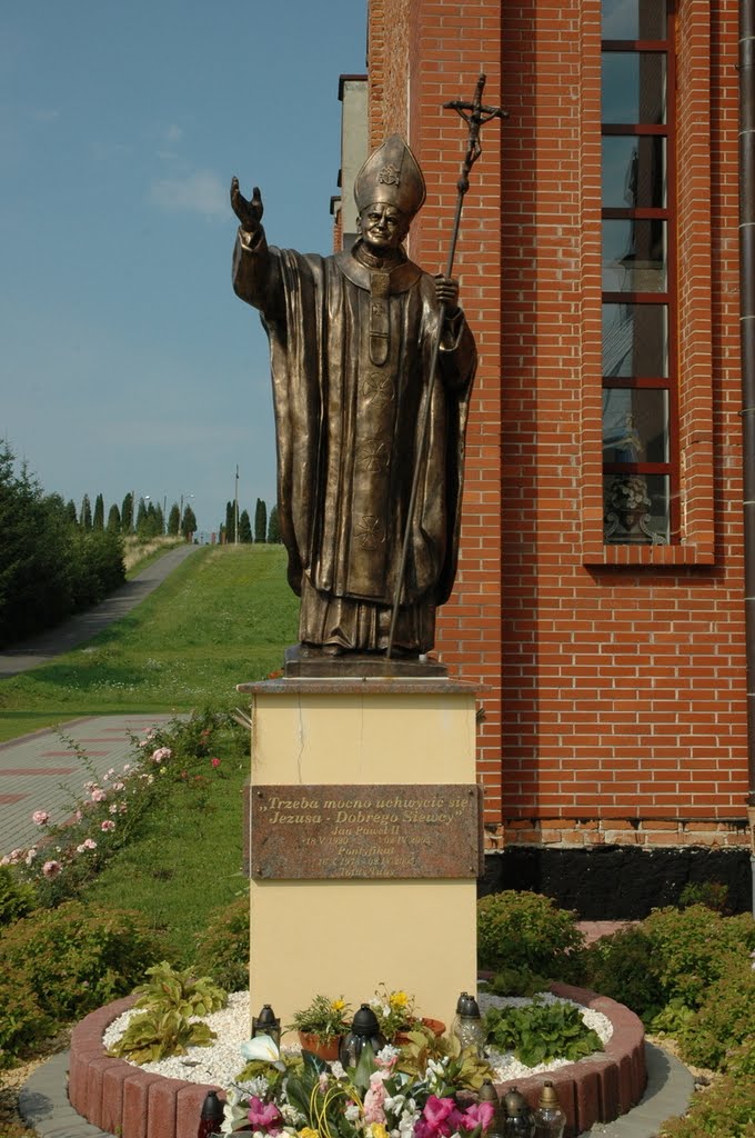 Pomnik Jana Pawła II (Monument of John Paul II) by Pawel Konopka