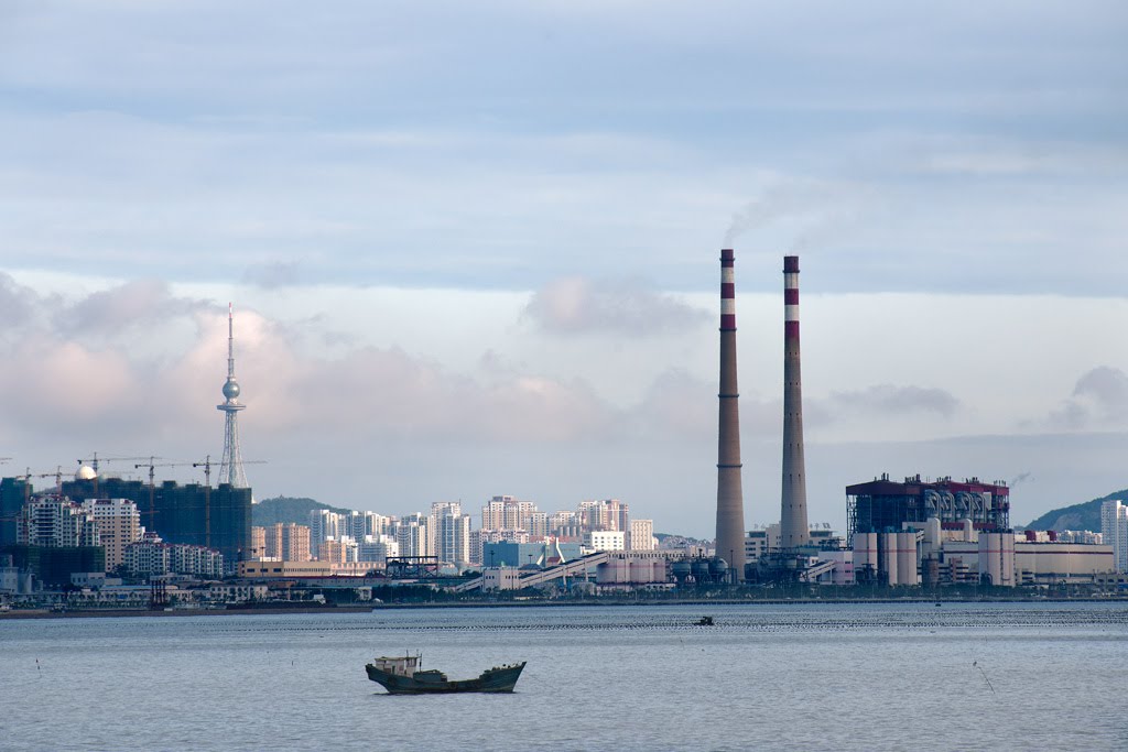 Qingdao Harbour by *Douglas*