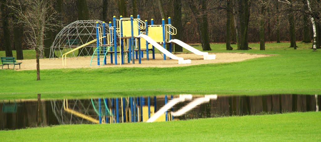 Crescent Drive Park, Winnipeg by Shahnoor Habib Munmun