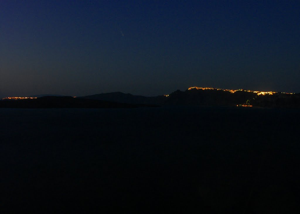 Santorin, Blick in die Caldera,Fira und Oia am Abend by th81