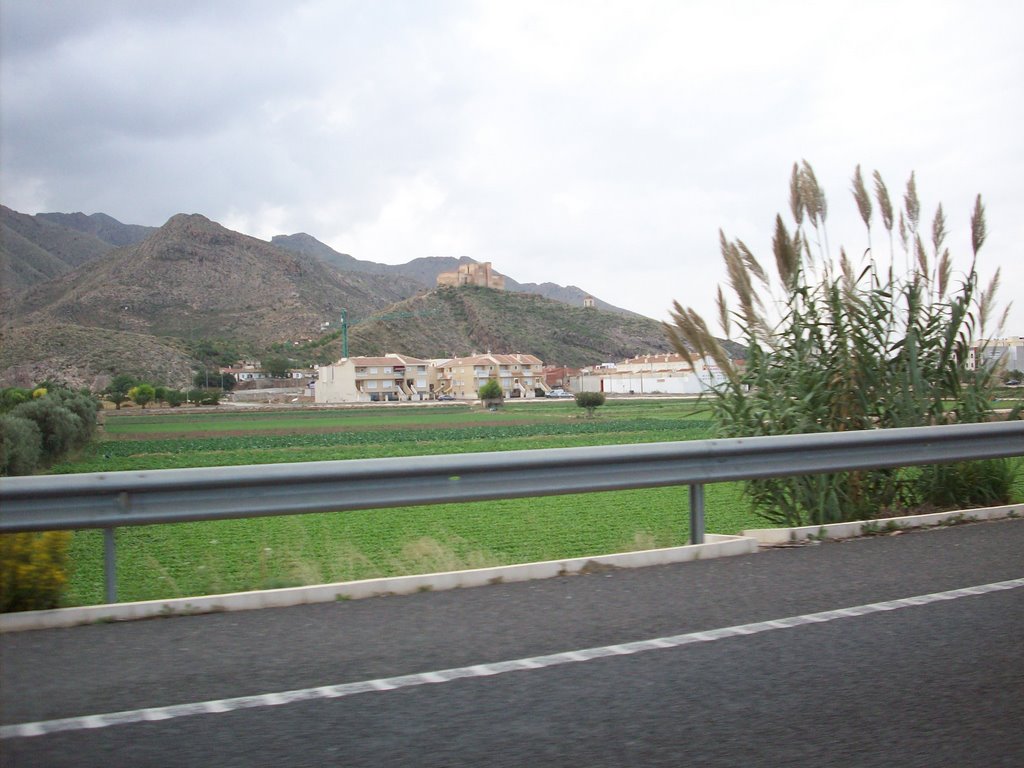 Castillo de Cox desde la carretera. by Jose Antonio Cuenca Abela