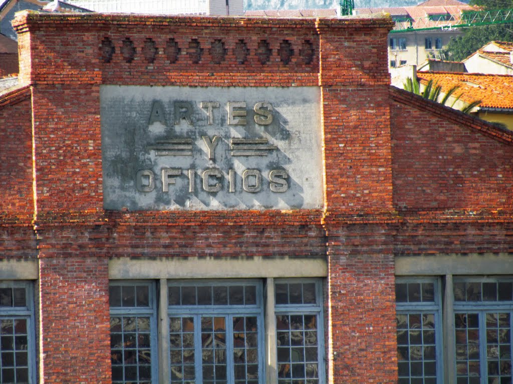 Detalle taller en zona posterior Fábrica de Armas, Oviedo. Principado de Asturias. by Valentín Enrique