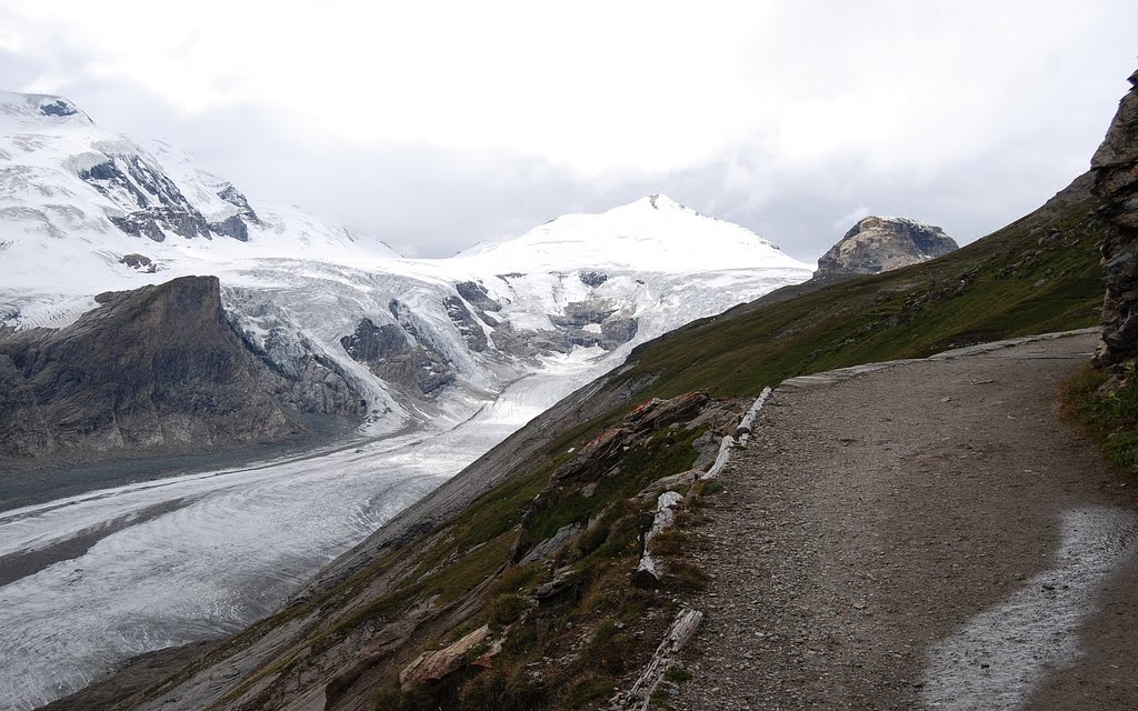 Gamsgrubenweg, Großglockner by Hans J.S.C. Jongstra