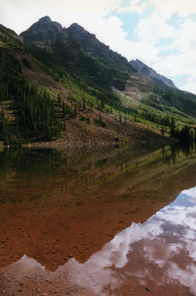 Pyramid Peak across Maroon Lake, Aspen, Colorado by Pete Taylor