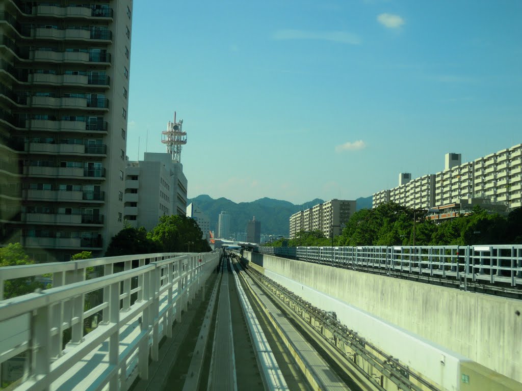 Port-liner Shiminhiroba station by DVMG