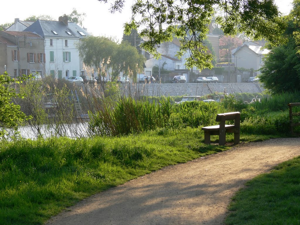 Bord de Sèvre à Nantes by MonMon4000