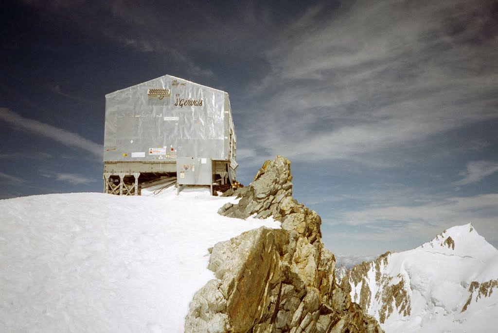 Le Refuge Vallot et le Mt Maudit 18.07.1995 by Jean-Luc.