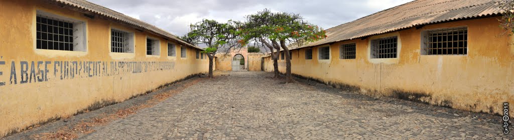 Tarrafal - Entrada do campo de concentração by Carlos Marques da Silva